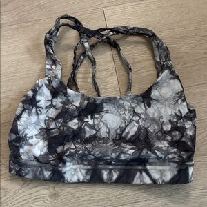 EUC lululemon energy bra size 6